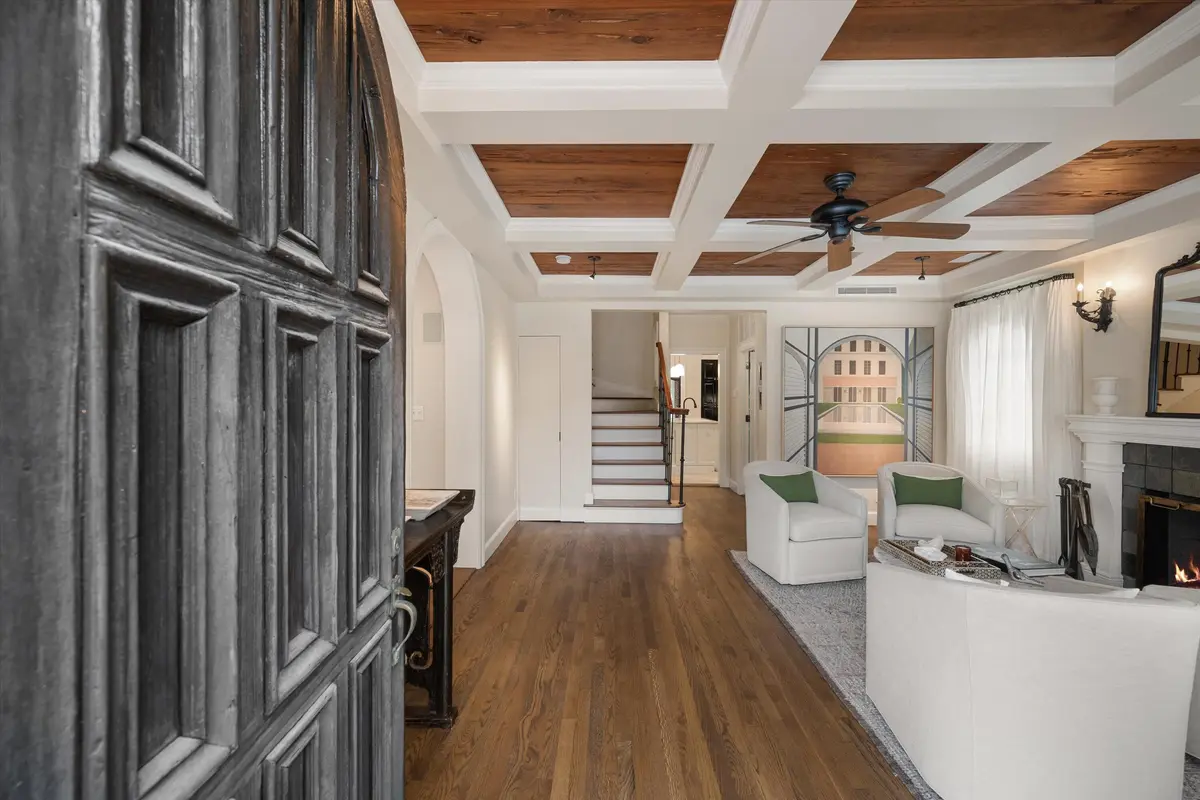 Entry at 2411 Aravale Road, West Palm Beach