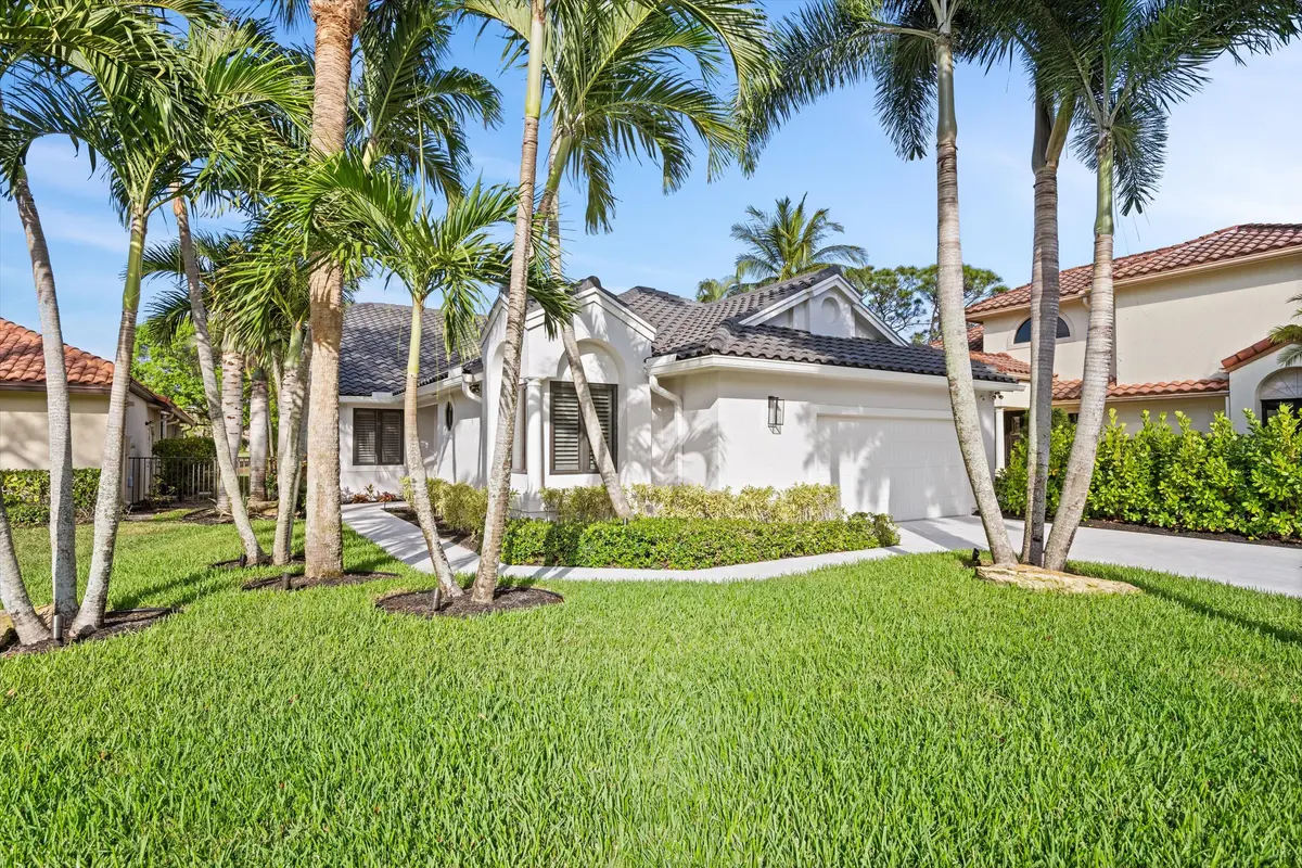 Exterior Front at 9445 E Fairway Terrace, West Palm Beach