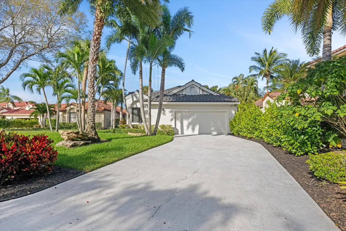 Exterior Front at 9445 E Fairway Terrace, West Palm Beach