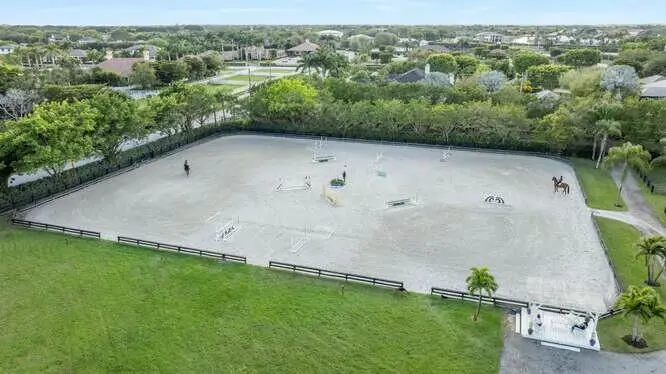 tempImage77xDiV at 14471 Equestrian Way, Wellington