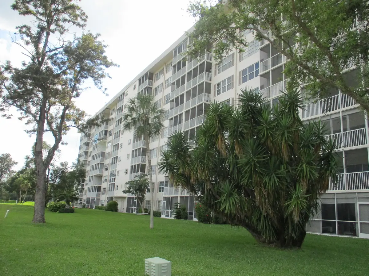 IMG_4704 at 3300 N Palm Aire Drive 306, Pompano Beach