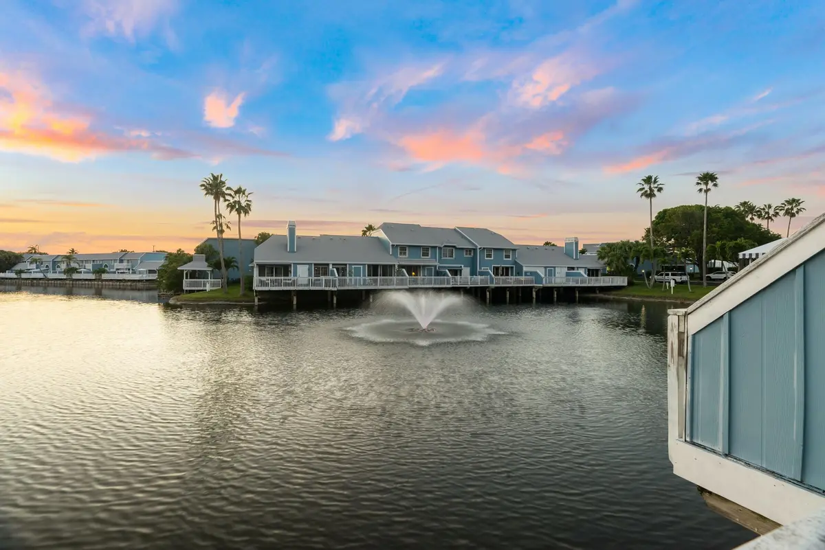 tempImageCowfQz at 210 Ocean Dunes Circle, Jupiter