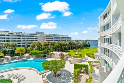 2760 S Ocean Boulevard 313, Palm Beach – Condominium for sale