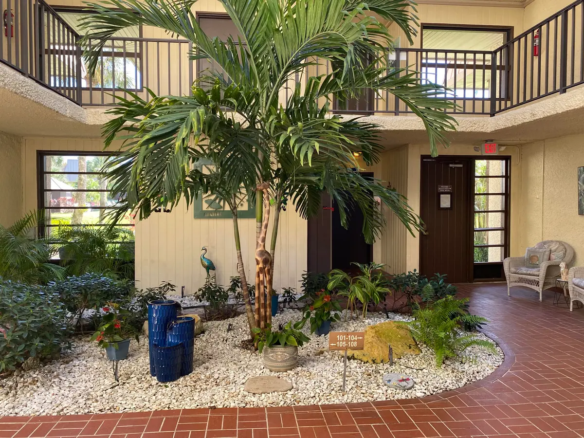 1800 SLB 42 at 1800 SE Saint Lucie Boulevard 5-203, Stuart