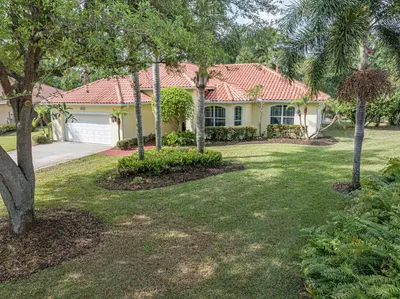5873 Pine Ridge Circle, Vero Beach – Single Family Residence for sale