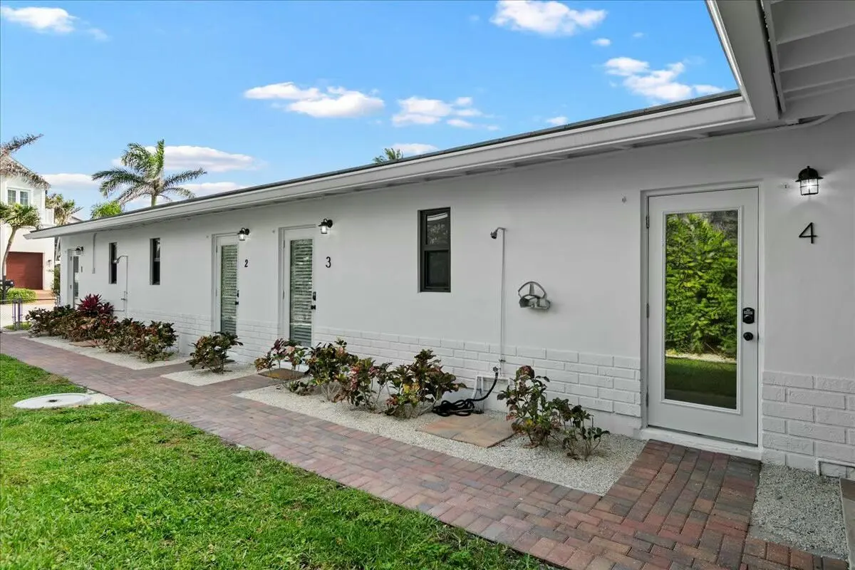 Front at 18 Adams Road, Ocean Ridge