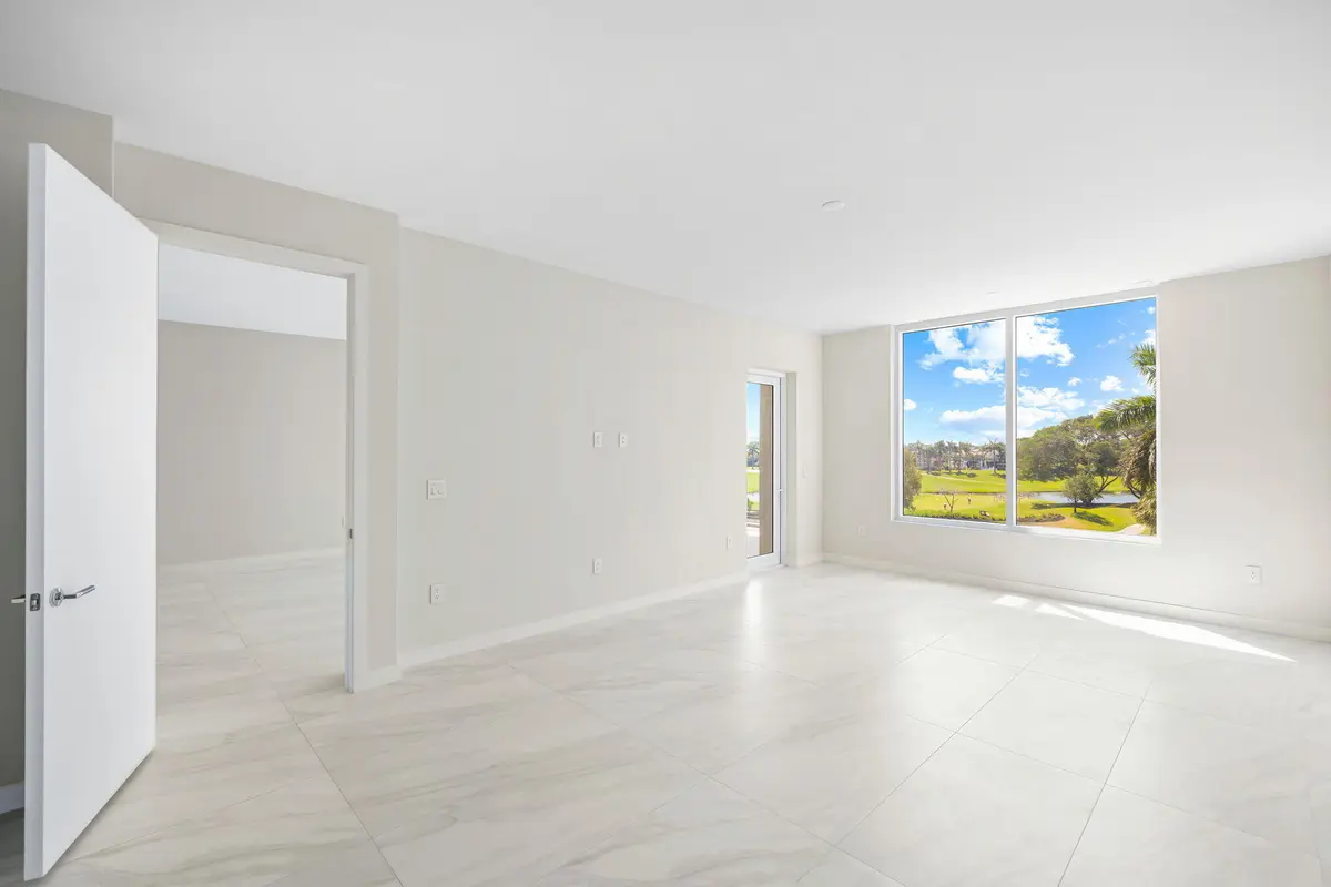 5-web-or-mls-2B7A9463-360 REALTY PHOTOS at 220 SE Mizner Boulevard 418, Boca Raton