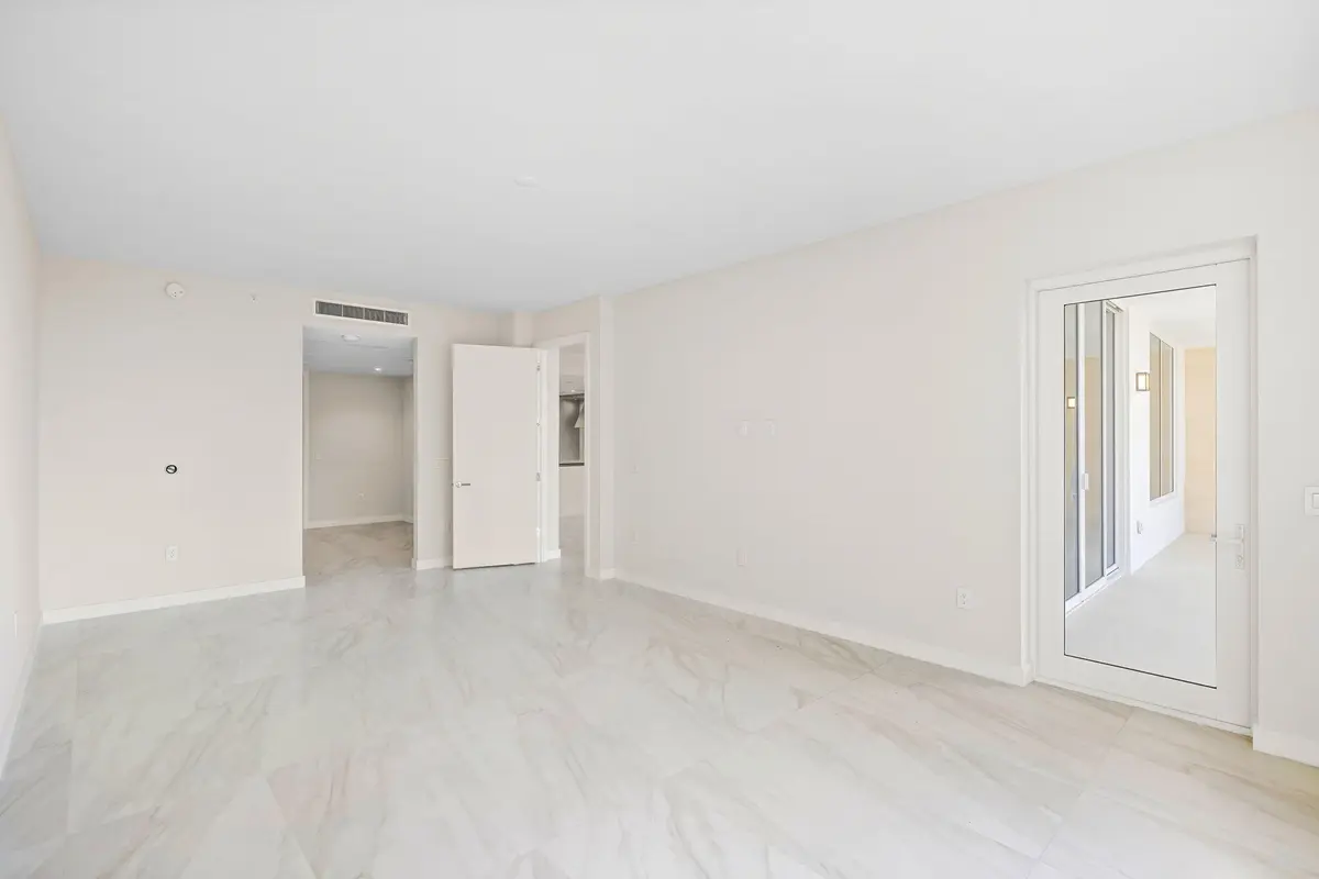 6-web-or-mls-2B7A9483-360 REALTY PHOTOS at 220 SE Mizner Boulevard 418, Boca Raton