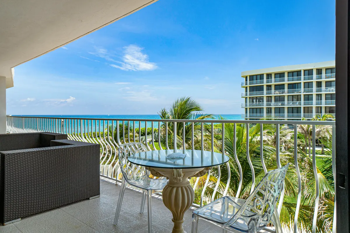 terrace at 2000 S Ocean Boulevard 208n, Palm Beach