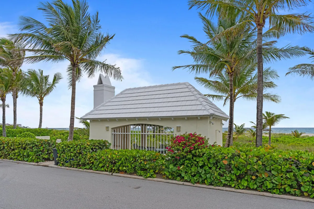 Cabana at 1421 N Lake Way, Palm Beach