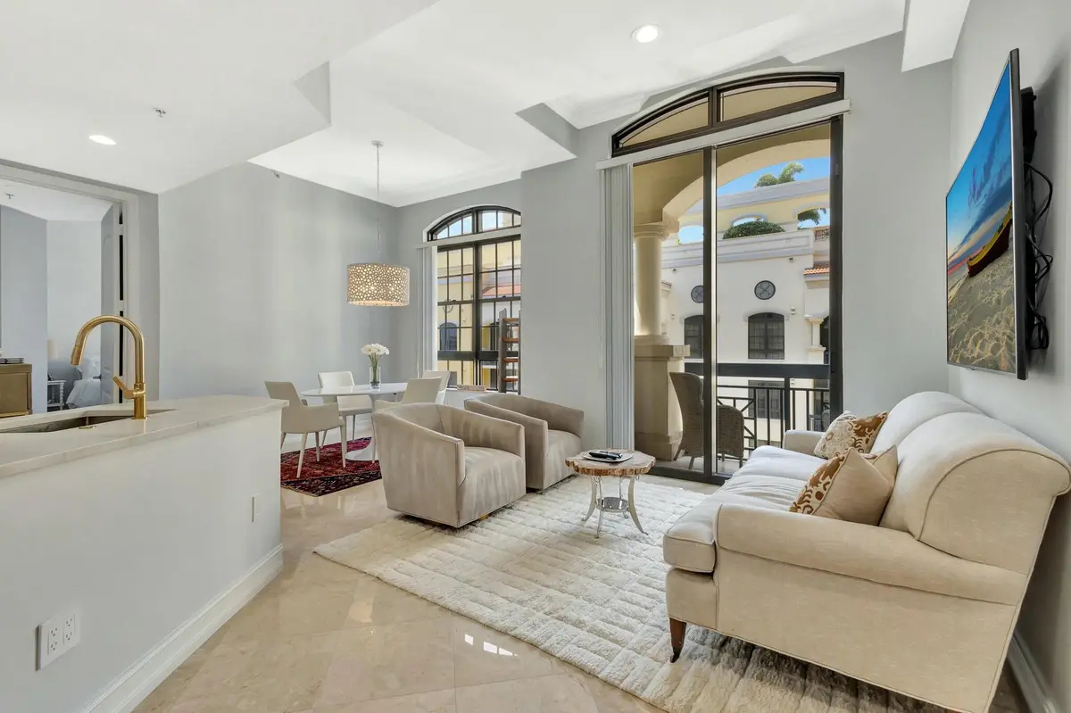 Light & Bright at 701 S Olive Avenue 2108, West Palm Beach