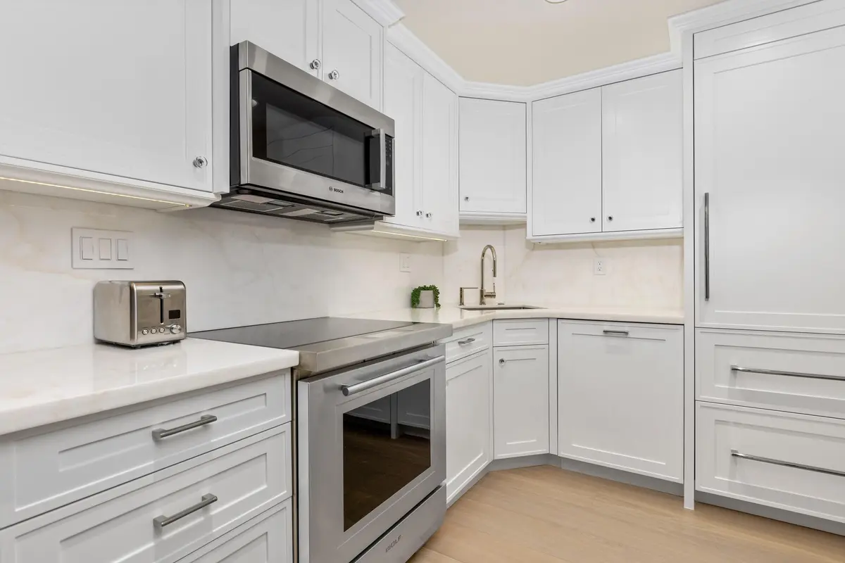 Kitchen at 250 Bradley Place 307, Palm Beach