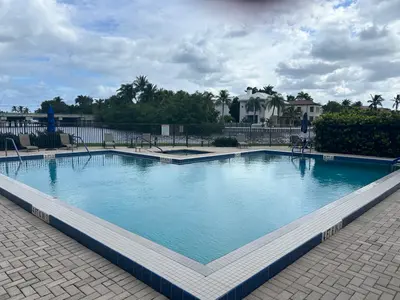 11370 Twelve Oaks Way 117, North Palm Beach – sold