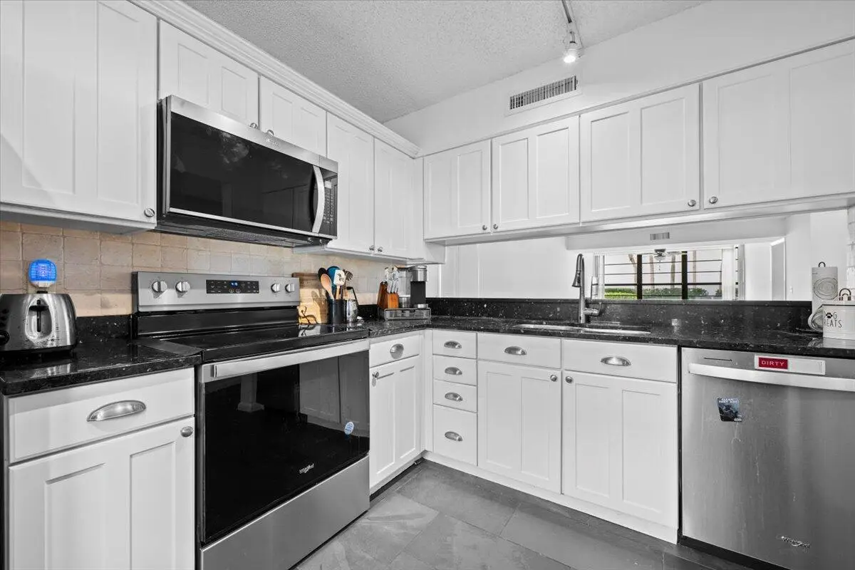 21-LUX_0677 at 3526 Whitehall Drive 106, West Palm Beach