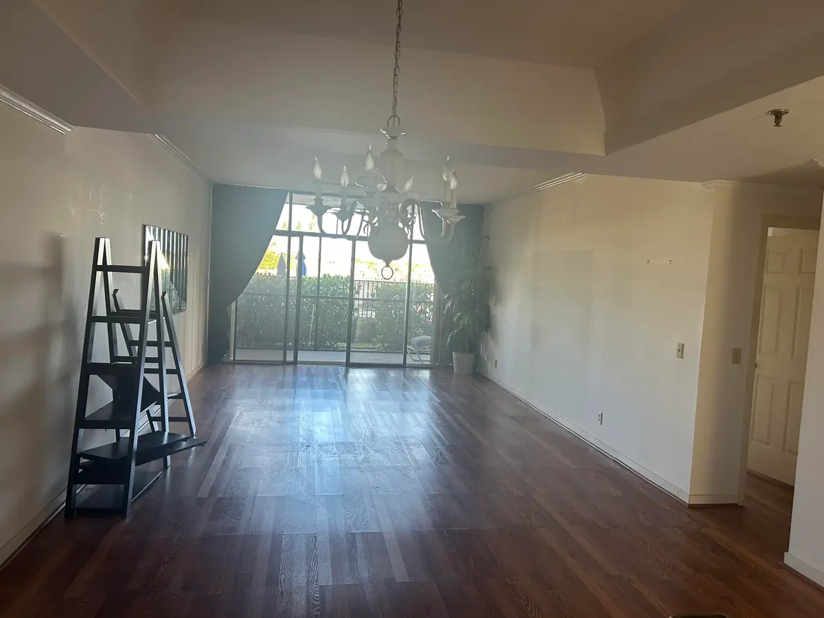 Living room at 11370 Twelve Oaks Way 117, North Palm Beach