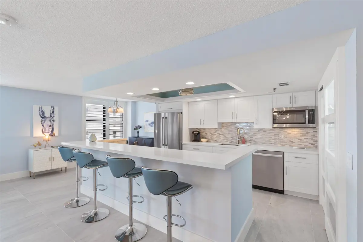 counter at 3115 S Ocean Boulevard 302, Highland Beach