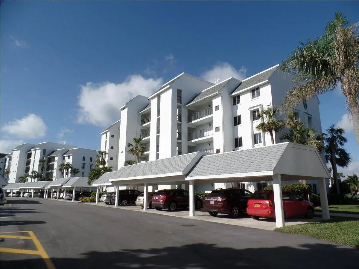 7400 BUILDING ..........., at 2400 S Ocean Drive 7452, Fort Pierce
