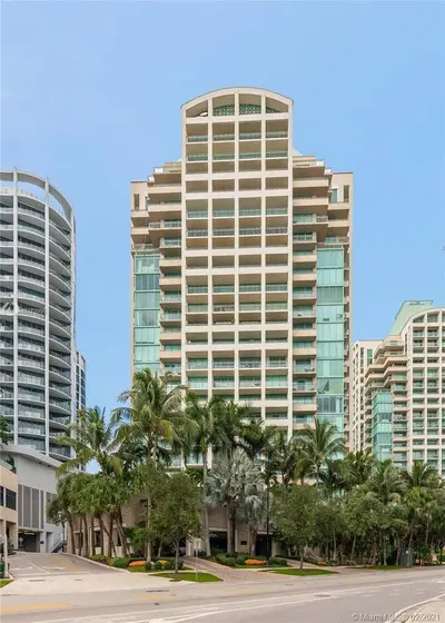 3400 SW 27th Avenue 303, Miami – Condominium for sale