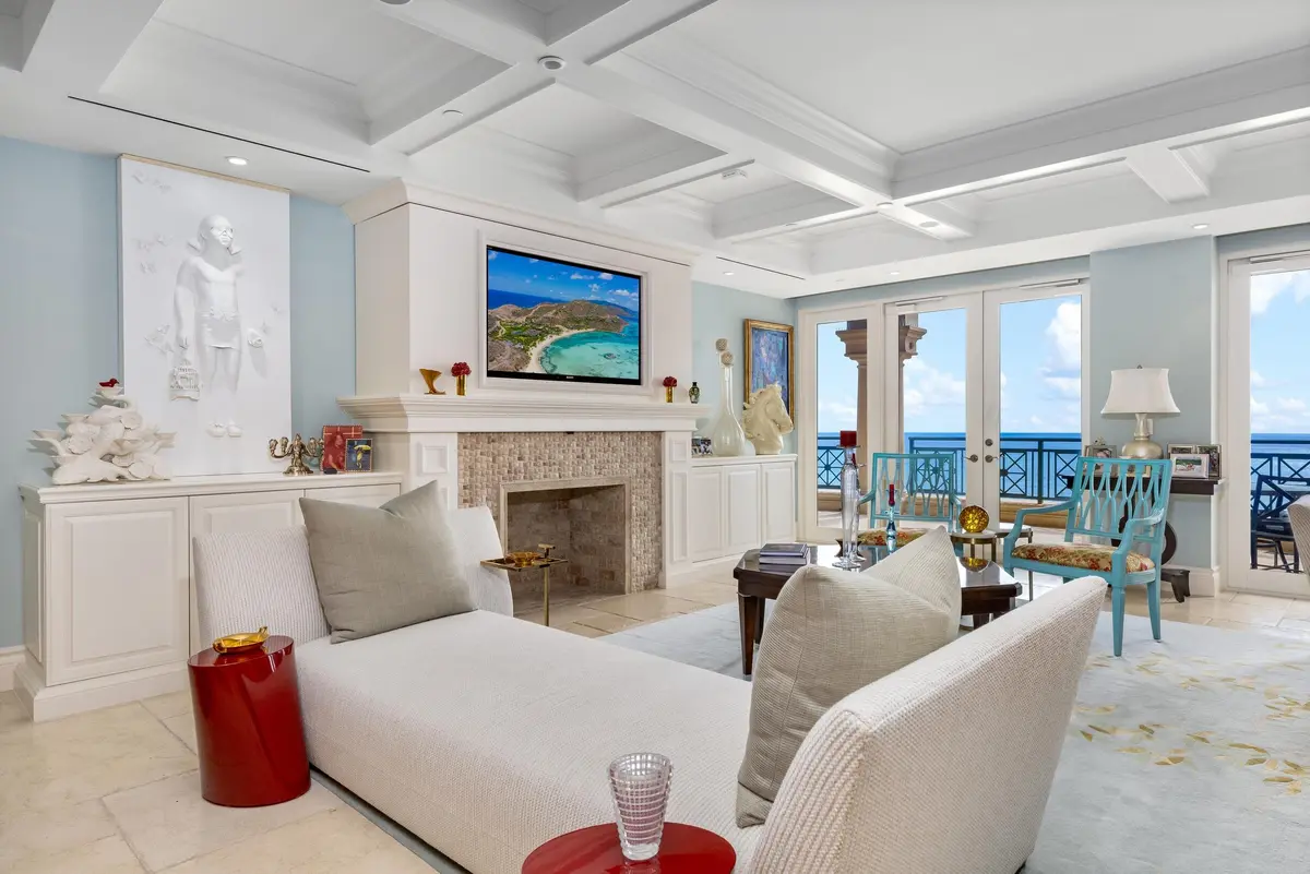 Living Area at 2500 S Ocean Boulevard Ph2, Boca Raton
