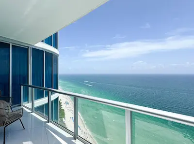 17001 Collins Ave Avenue 4204, Sunny Isles Beach – sold