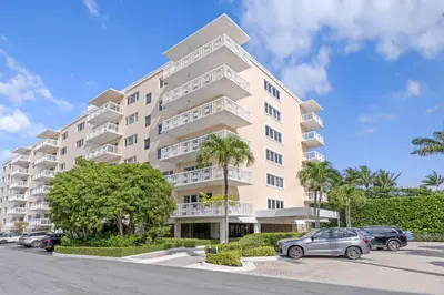 250 Bradley Place 204, Palm Beach – sold