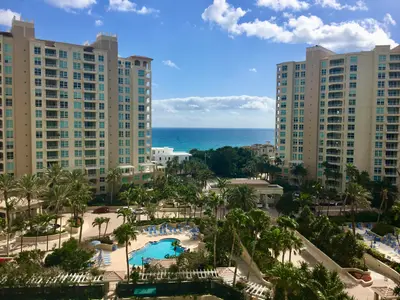 3720 S Ocean Boulevard 907, Highland Beach – sold