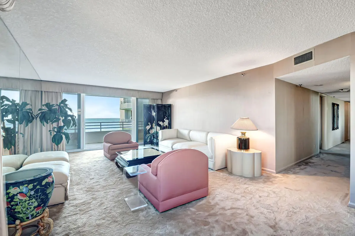 10-web-or-mls-DSC_0400 at 3407 S Ocean Boulevard 4d, Highland Beach