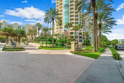 3740 S Ocean Boulevard 403, Highland Beach – sold