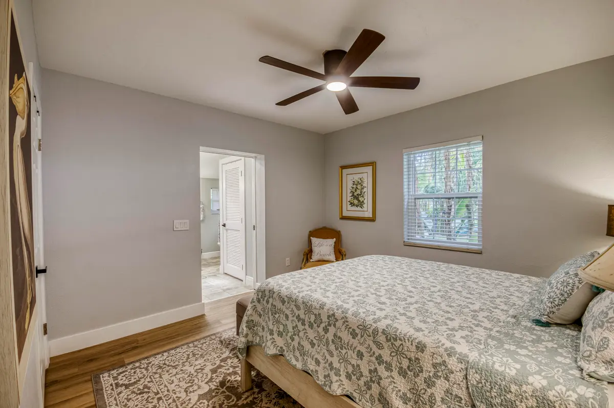 IMG-1 at 404 S Caloosahatchee Avenue, Jupiter