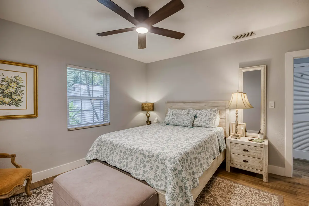 IMG-2 at 404 S Caloosahatchee Avenue, Jupiter