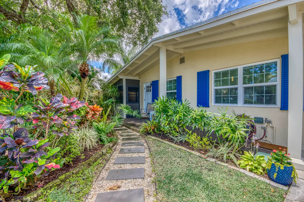 IMG-22 at 404 S Caloosahatchee Avenue, Jupiter
