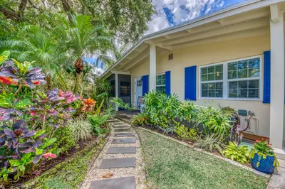 404 S Caloosahatchee Avenue, Jupiter – Single Family Residence for rent