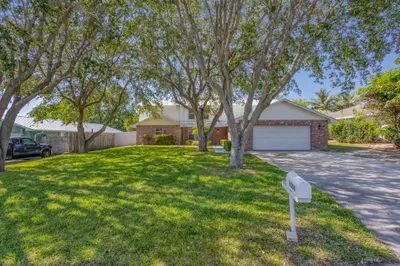 8888 SE Colony Street, Hobe Sound – sold