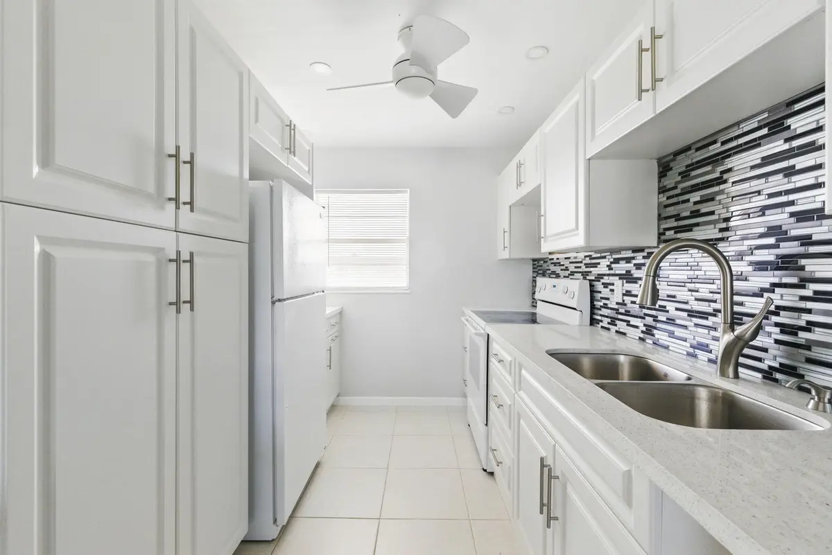 2951 NW 46th Avenue 407 at 2951 NW 46th Avenue 407, Lauderdale Lakes