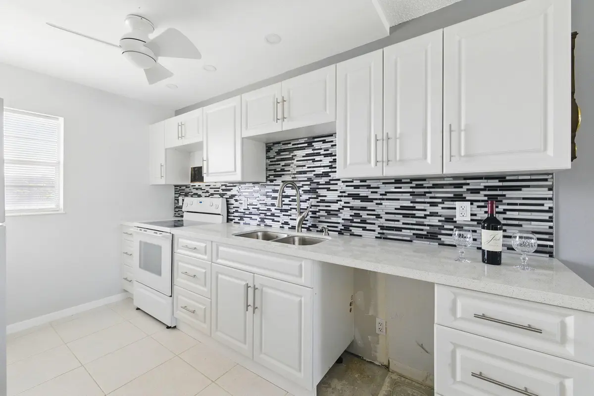 2951 NW 46th Avenue 407 at 2951 NW 46th Avenue 407, Lauderdale Lakes