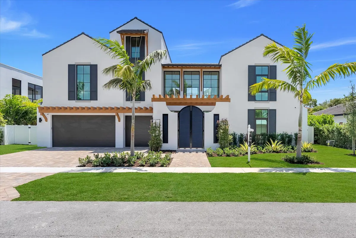 01-1 at 880 NE 3rd Avenue, Boca Raton