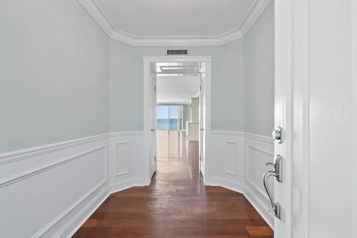 ENTRY / FOYER at 350 Beach Road 503, Tequesta