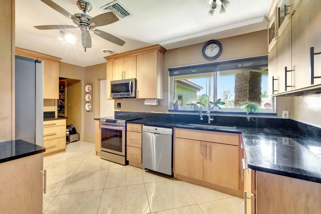702FC4F2-58DC-4963-83B2-270CB9884607_1_1 at 2360 SE 7th Drive, Pompano Beach