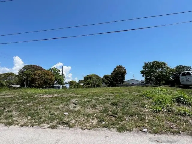 172 W 16th St at 172 W 16th Street, Riviera Beach