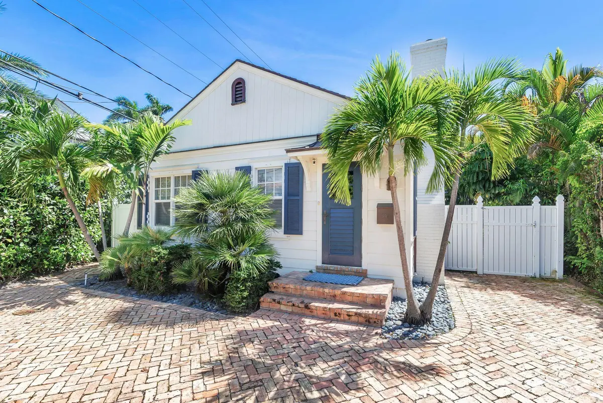 Front Exterior at 231 Cocoanut Row, Palm Beach