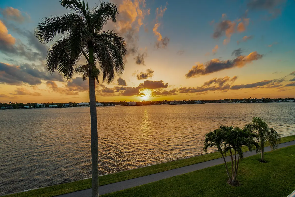 sunset at 2160 Ibis Isle Road 9, Palm Beach