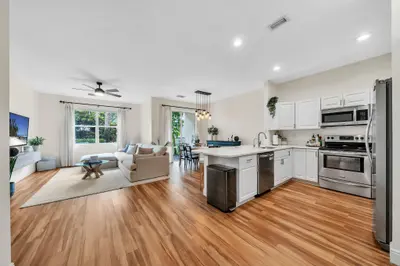 6086 Seminole Gardens Circle, Riviera Beach – sold