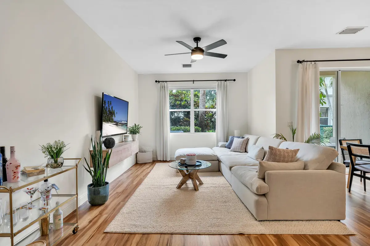 5 Living Area (2) at 6086 Seminole Gardens Circle, Riviera Beach