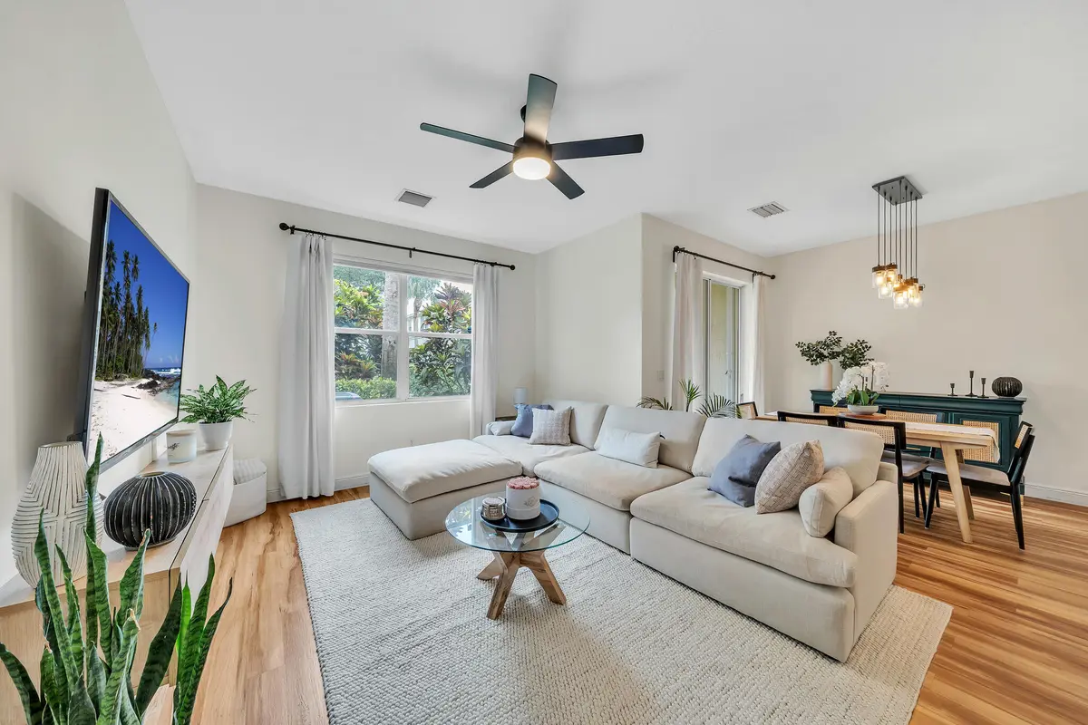 5 Living Area (4) at 6086 Seminole Gardens Circle, Riviera Beach