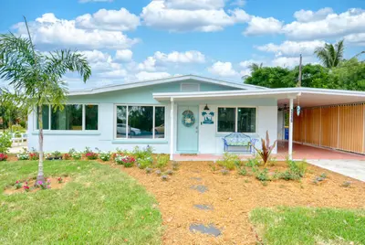 1315 NE Flora Place, Jensen Beach – Single Family Residence for rent