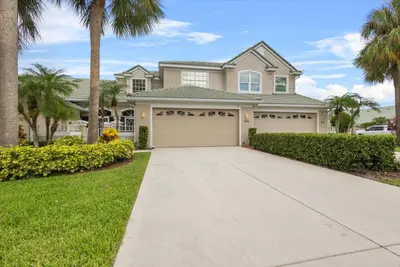 1634 SW Harbour Isles Circle 89, Port St. Lucie – sold