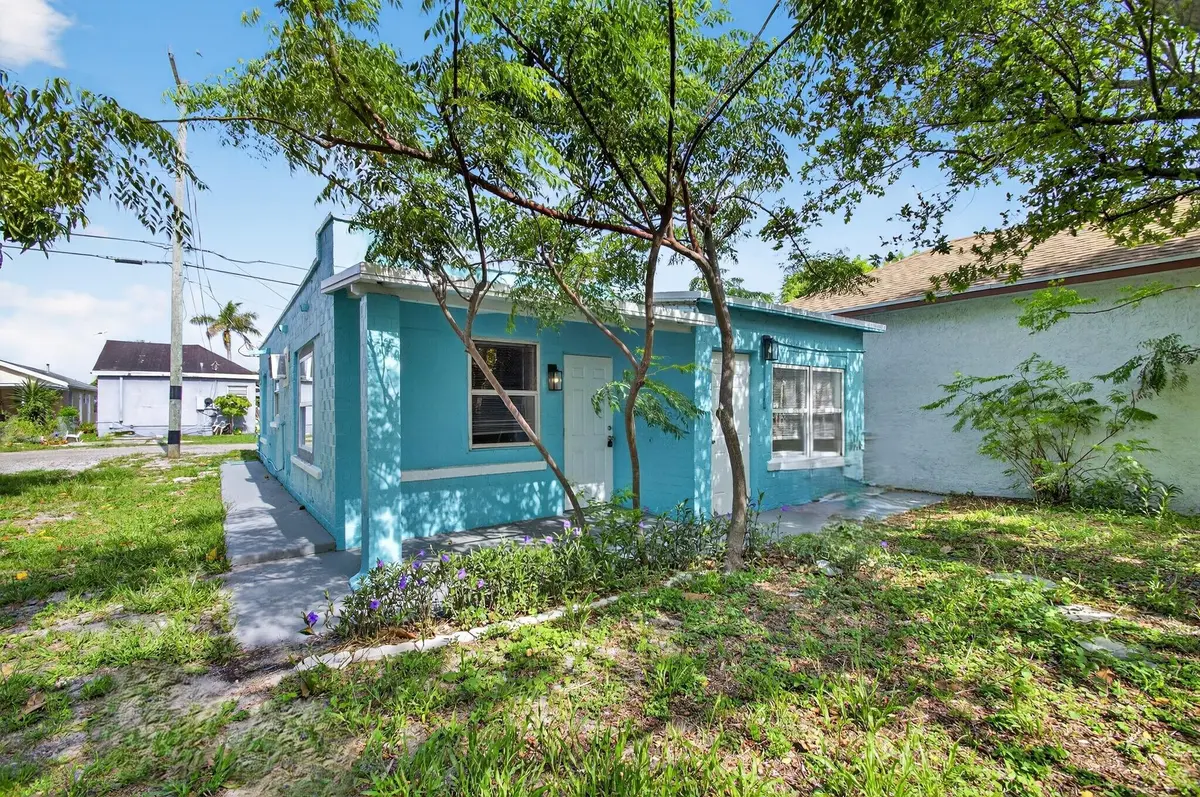 Duplex - 323 S E ST at 323 S E Street, Lake Worth Beach