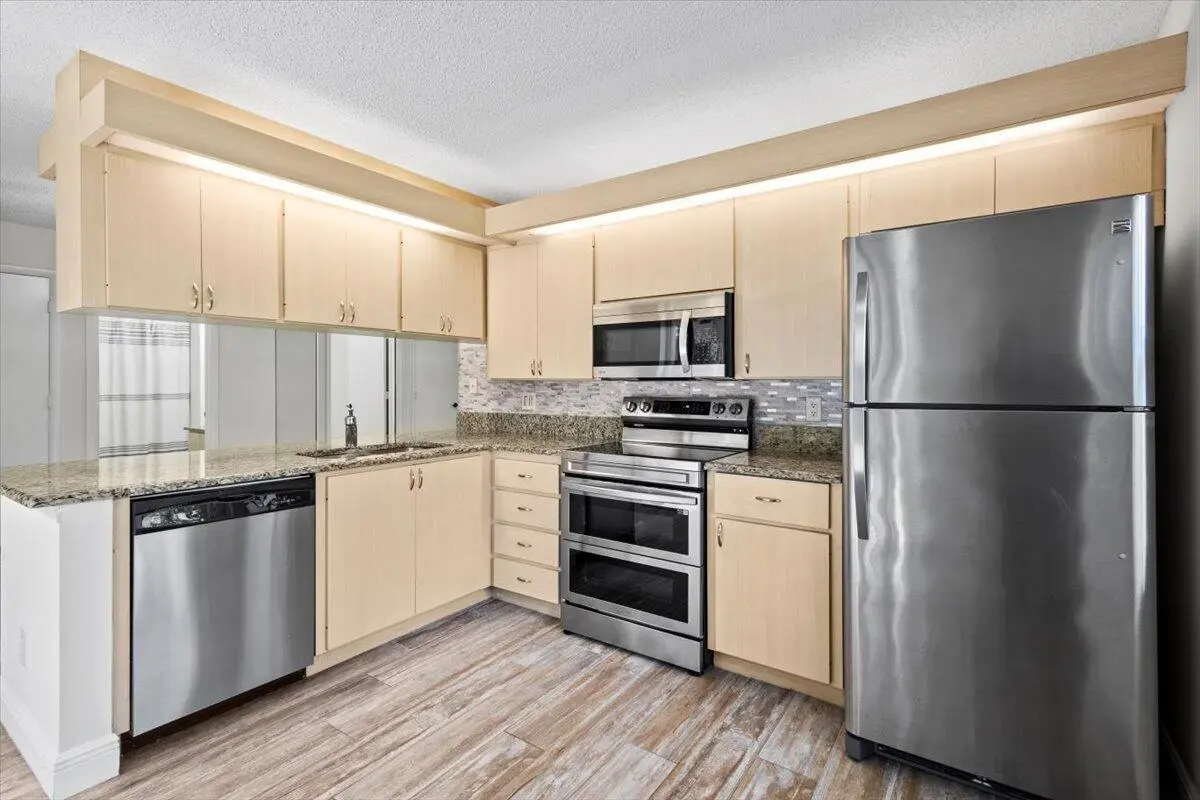 21-GG3A3792 at 2846 SW Lakemont Place, Palm City