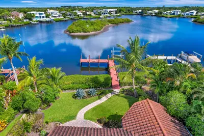 102 Victory Drive, Jupiter – Single Family Residence for sale
