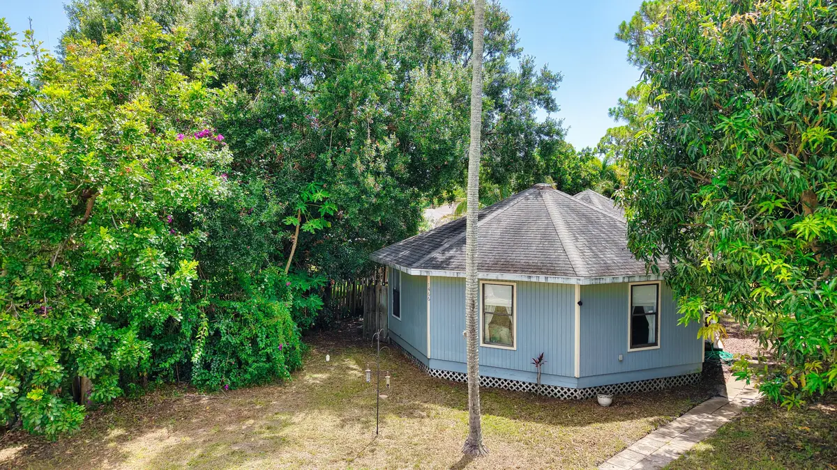 1466 SW 24th Avenue, Vero Beach, FL – photo 2
